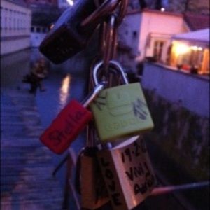 Meet your Posher, Lauren